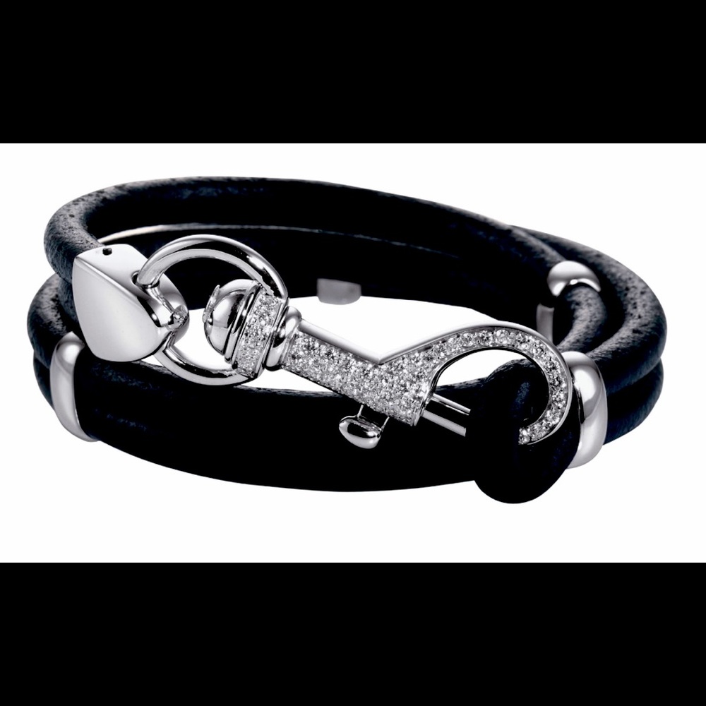 This is a never warn, Oromalia tigger bracelet